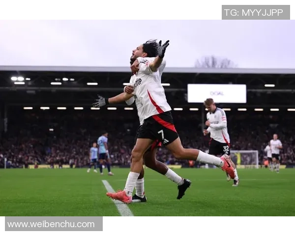 阿森纳友谊赛惊险逆转那不勒斯全场焦点瞬间回顾与分析