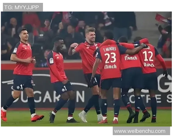 曼联友谊赛大胜巴黎圣日耳曼六比二赛场瞬间引发热烈讨论