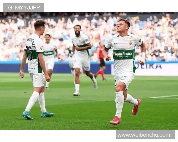 西甲激战巴黎圣日耳曼6比2莱比锡补时争议进球引发全场狂欢